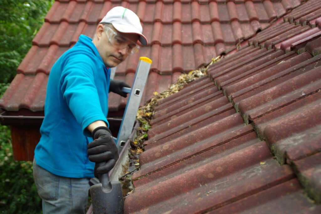 how-to-clean-your-gutters-safely-and-effectively